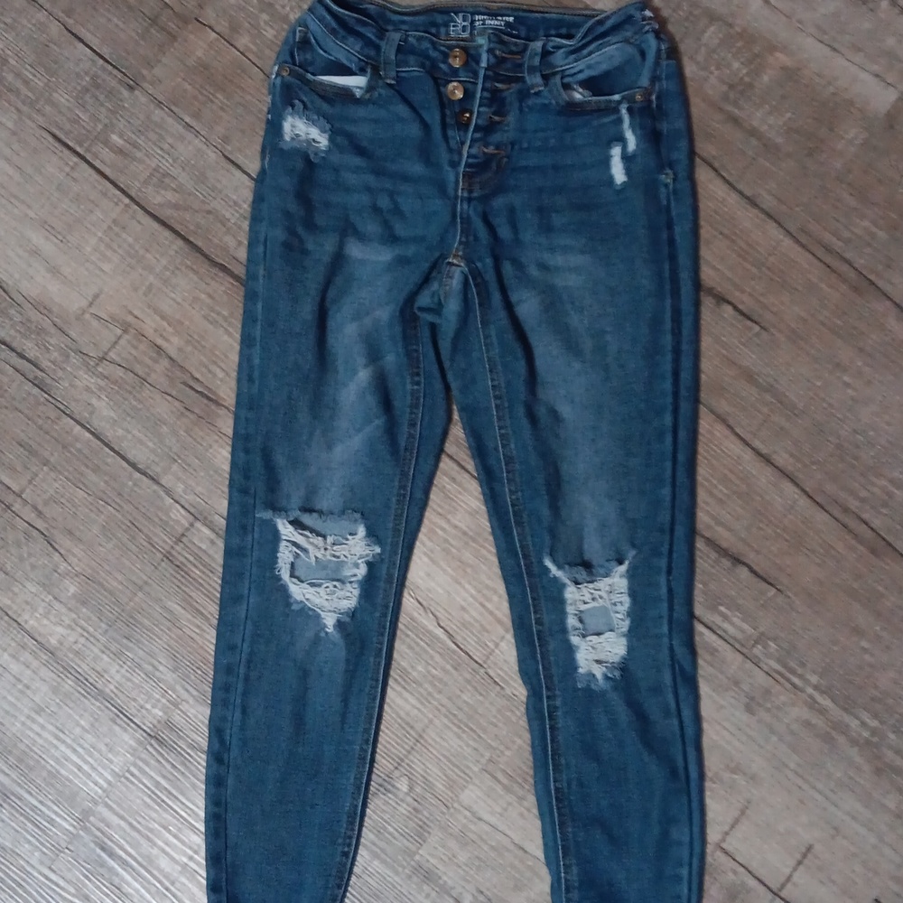 No boundies size 1 3/4 leg jeans